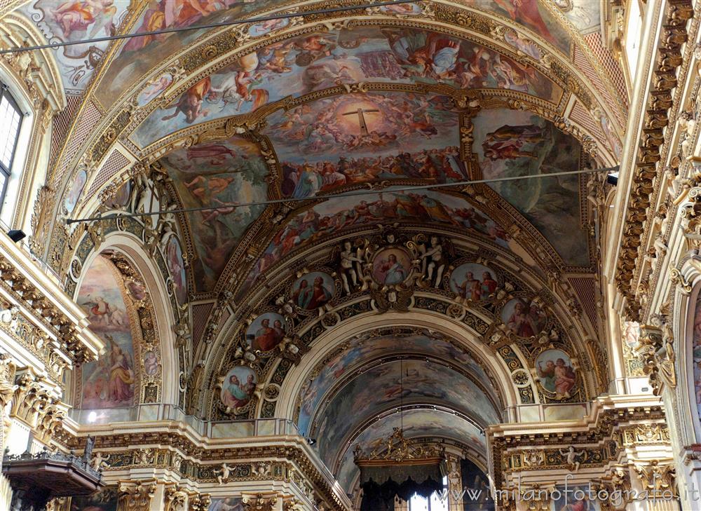 Milan (Italy) - Triumphal arch and vault of the crossing of the Church of Sant'Antonio Abate